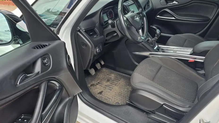 OPEL Zafira -