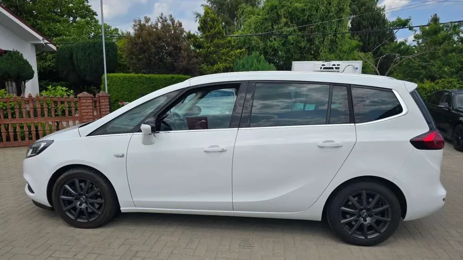 OPEL Zafira -
