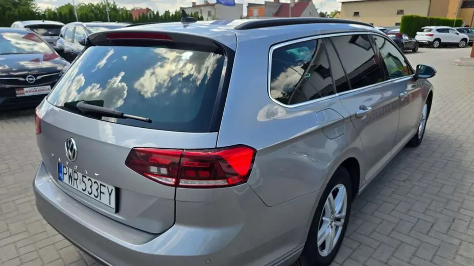 VOLKSWAGEN Passat -