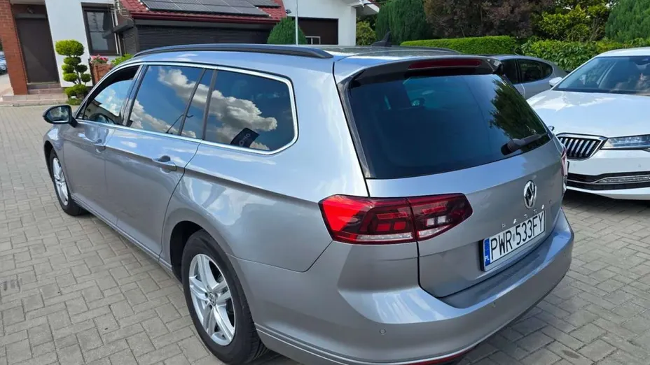 VOLKSWAGEN Passat -