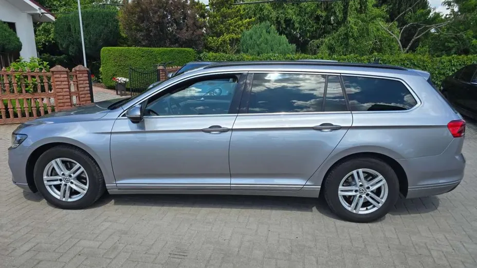 VOLKSWAGEN Passat -