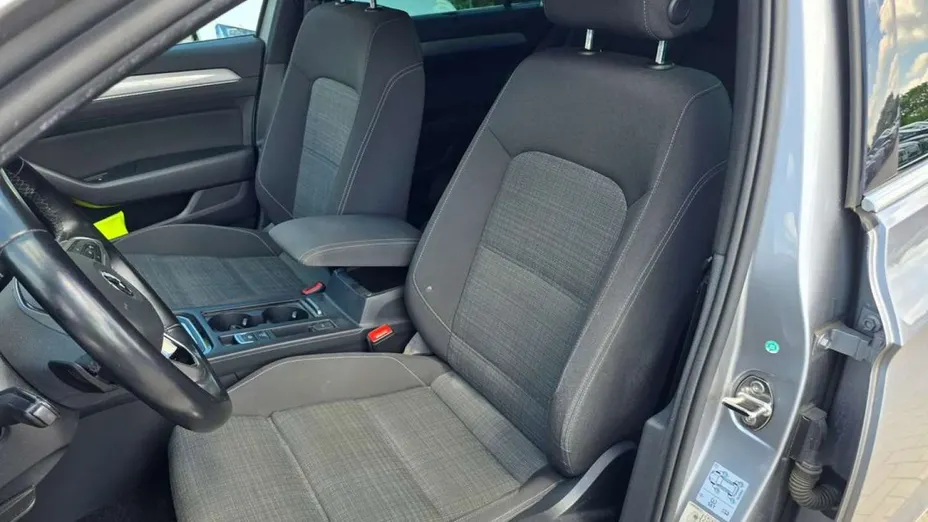 VOLKSWAGEN Passat -