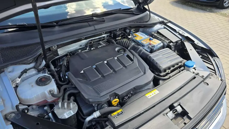 VOLKSWAGEN Passat -