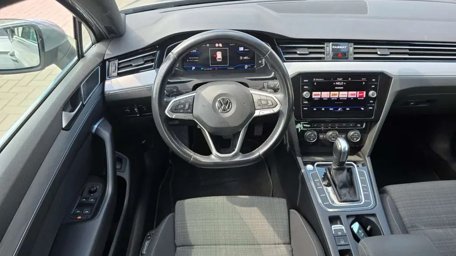 VOLKSWAGEN Passat -