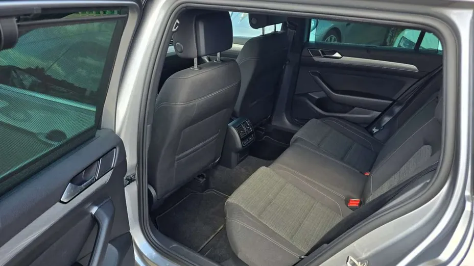 VOLKSWAGEN Passat -