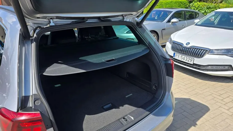VOLKSWAGEN Passat -