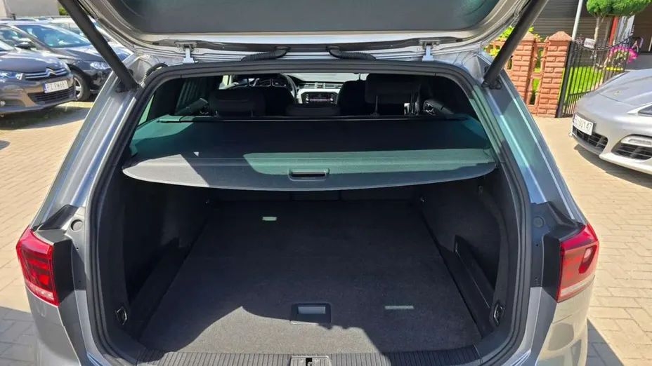 VOLKSWAGEN Passat -