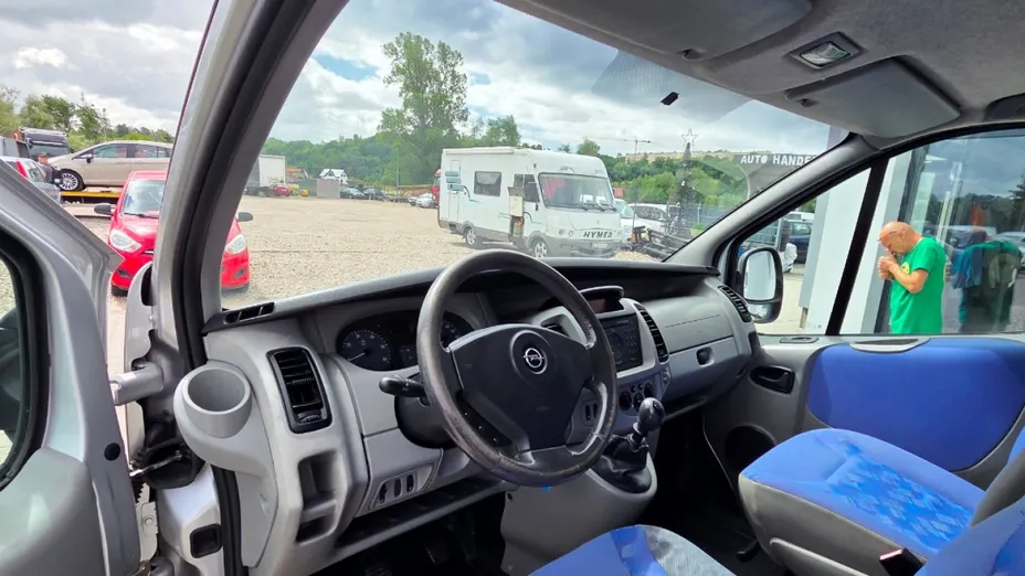 OPEL Vivaro -