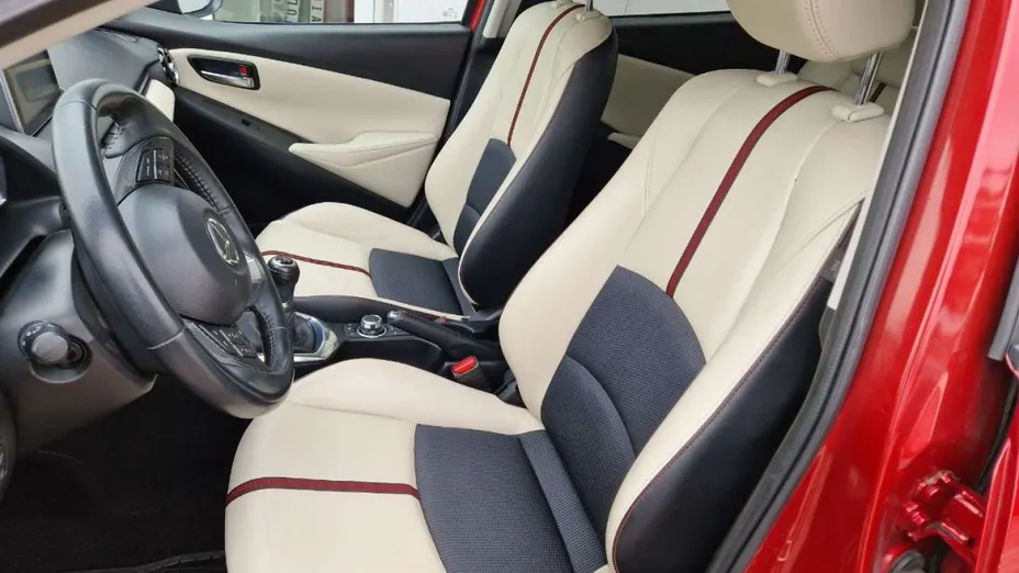 MAZDA 2 -