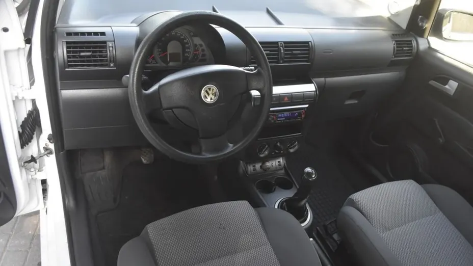 VOLKSWAGEN Fox -