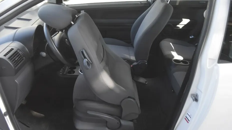 VOLKSWAGEN Fox -