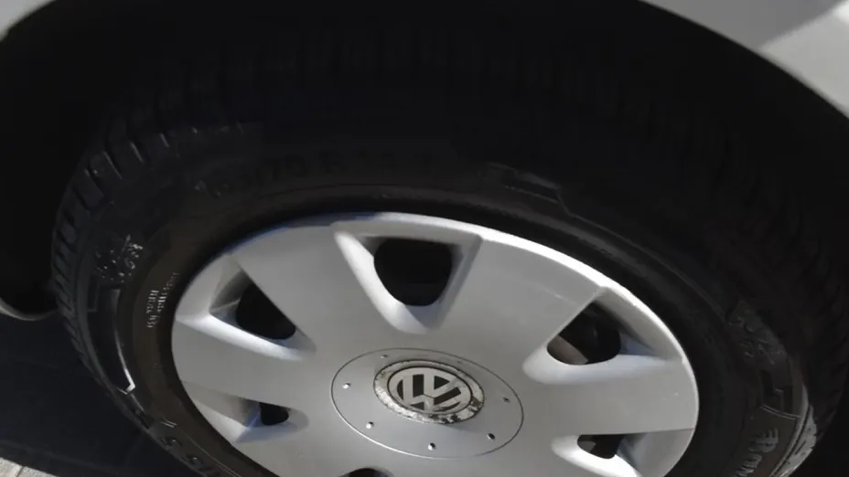VOLKSWAGEN Fox -
