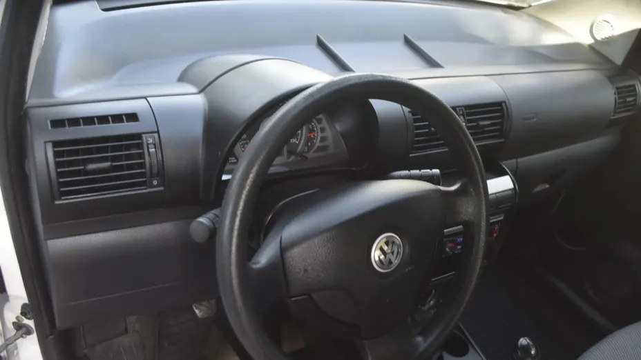 VOLKSWAGEN Fox -