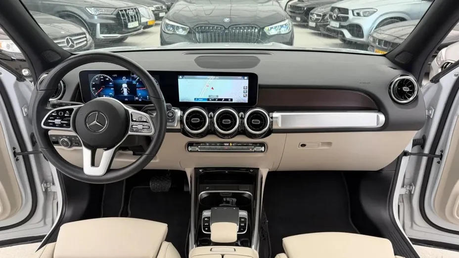 MERCEDES-BENZ GLB -