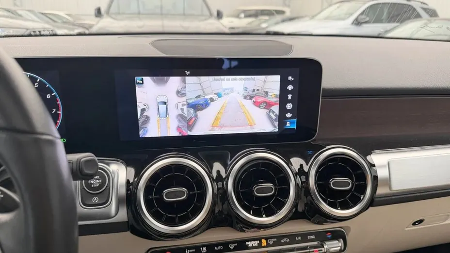 MERCEDES-BENZ GLB -