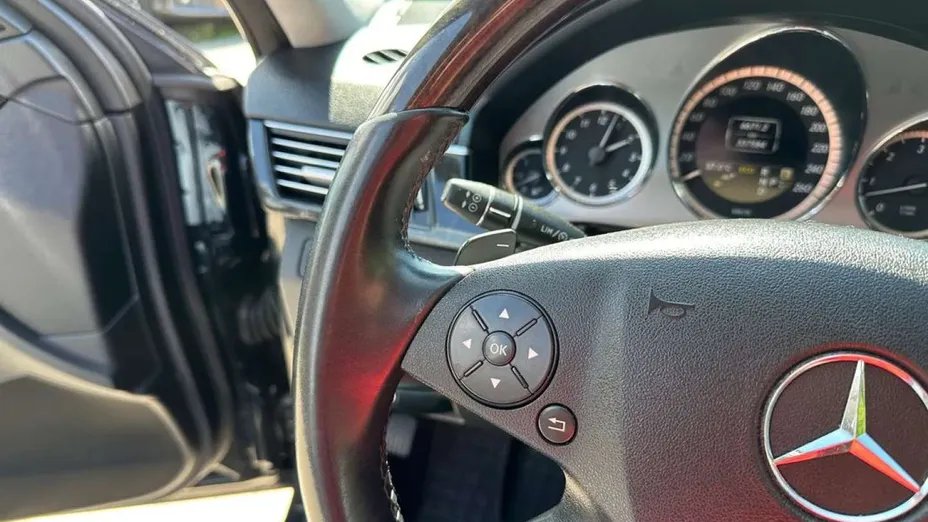MERCEDES-BENZ E Klasa -
