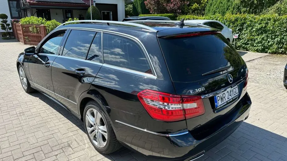 MERCEDES-BENZ E Klasa -