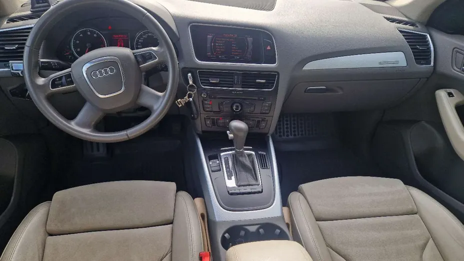 AUDI Q5 -