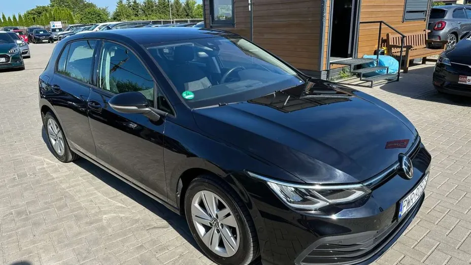 VOLKSWAGEN Golf -