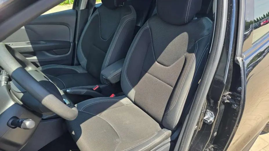 RENAULT Clio -