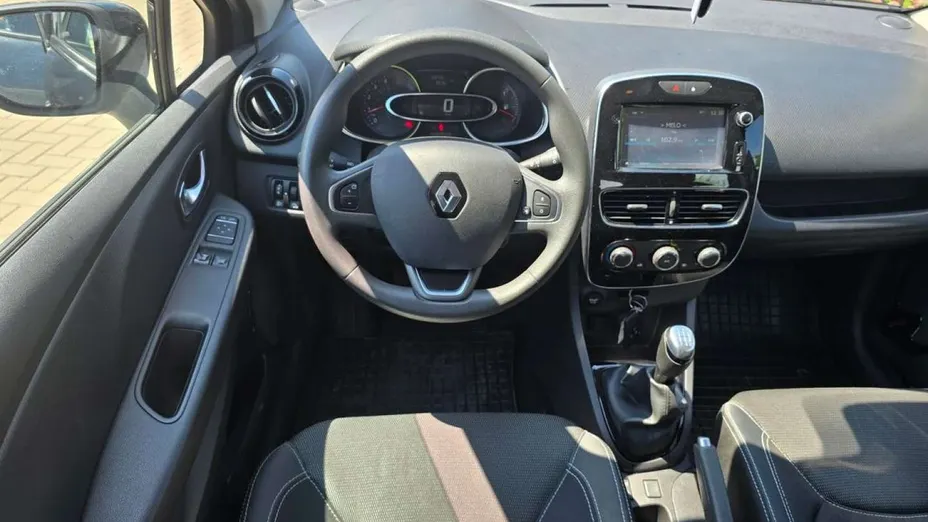 RENAULT Clio -