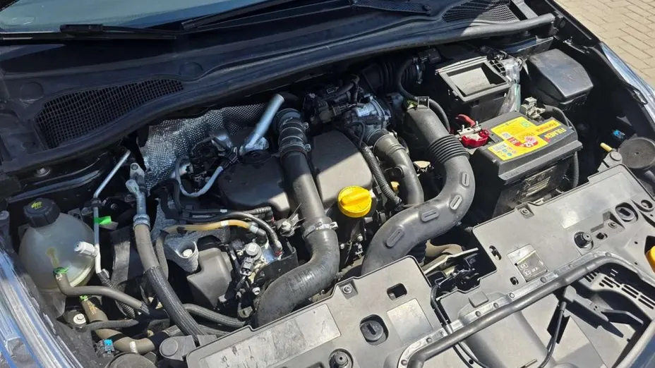 RENAULT Clio -