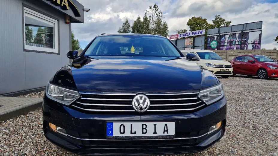 VOLKSWAGEN Passat -