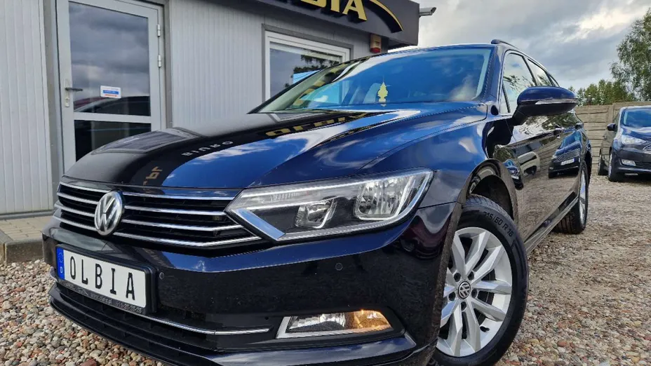 VOLKSWAGEN Passat -