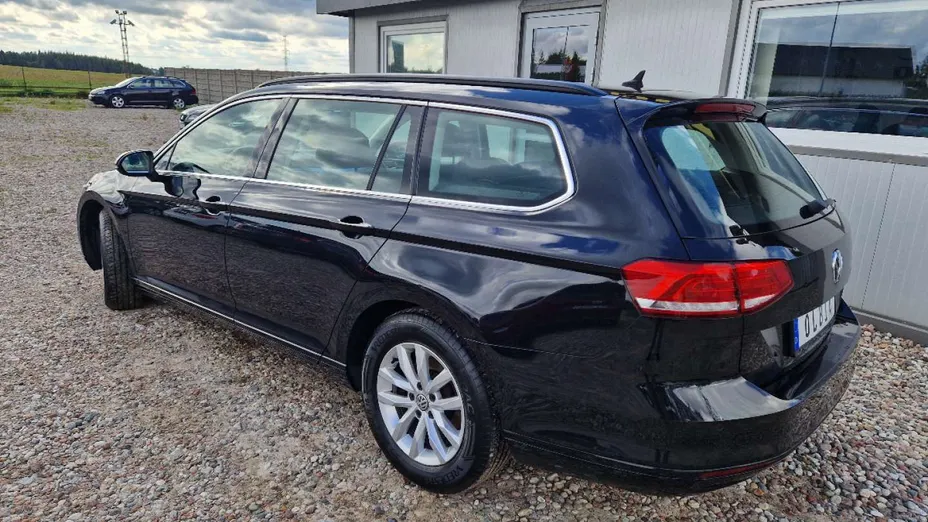 VOLKSWAGEN Passat -
