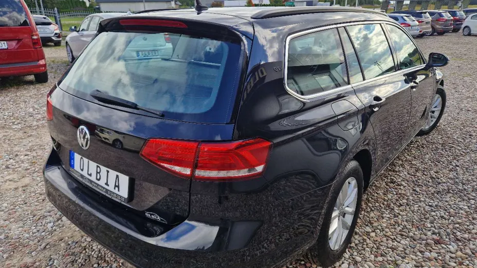 VOLKSWAGEN Passat -