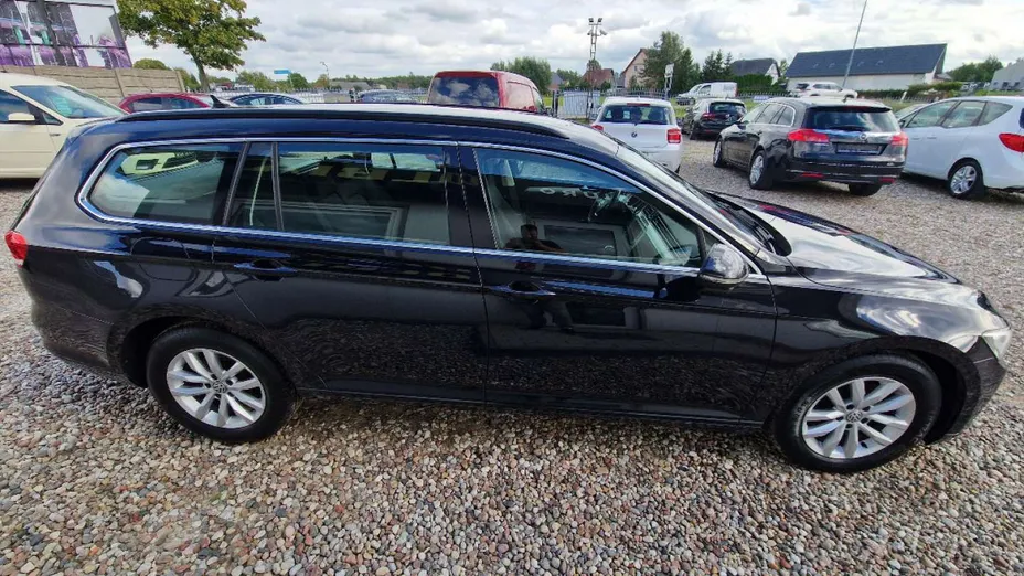 VOLKSWAGEN Passat -