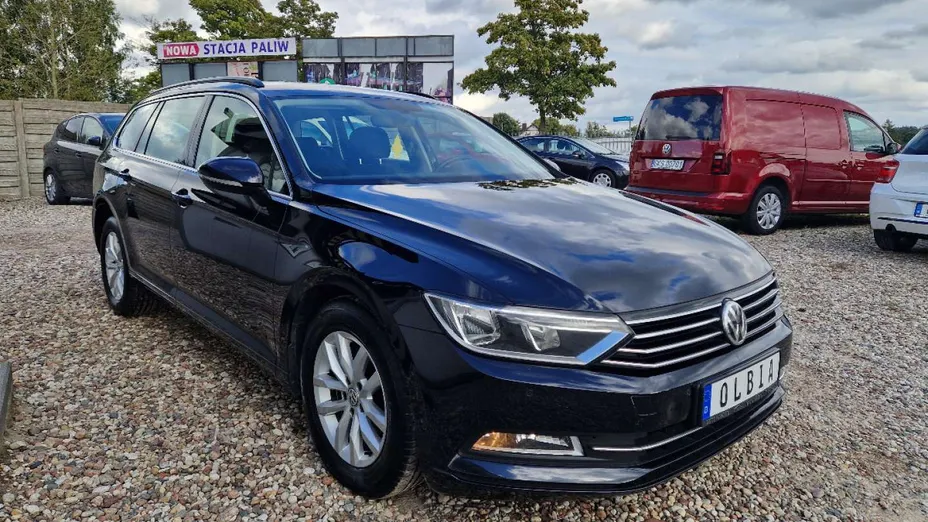 VOLKSWAGEN Passat -