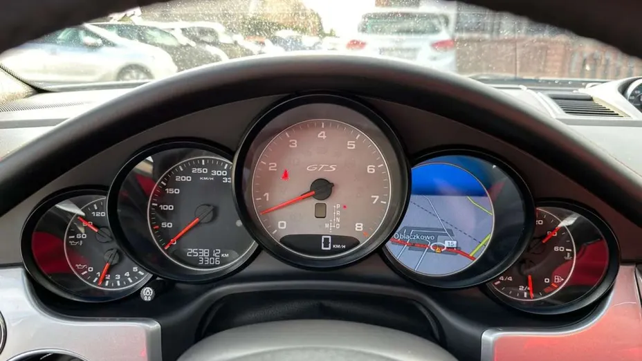PORSCHE Panamera -