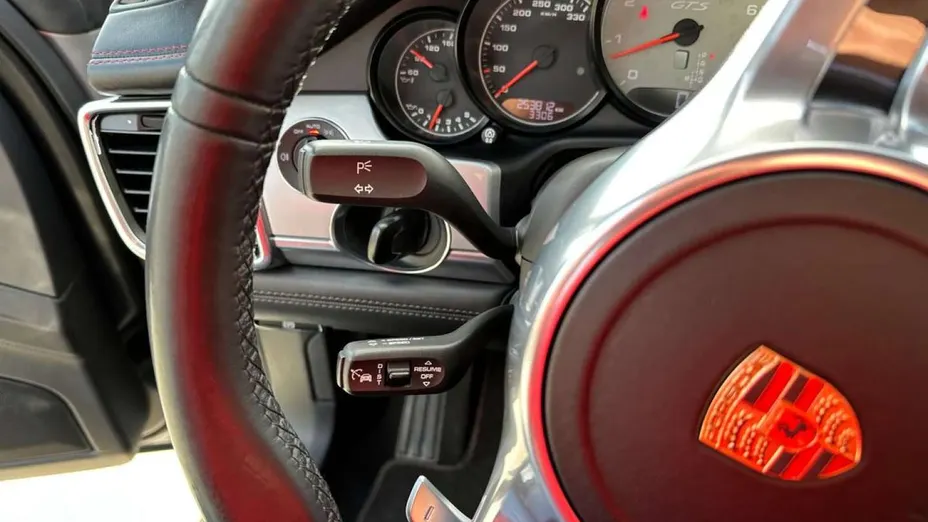 PORSCHE Panamera -