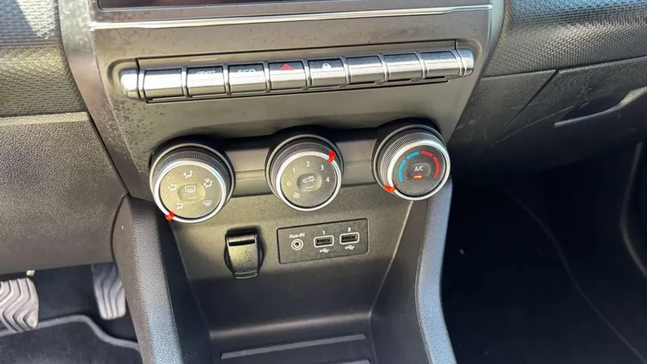 RENAULT Clio -