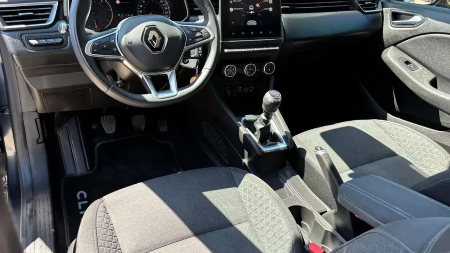 RENAULT Clio -