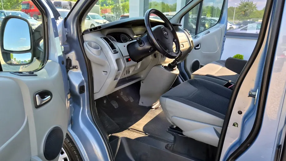 OPEL Vivaro -
