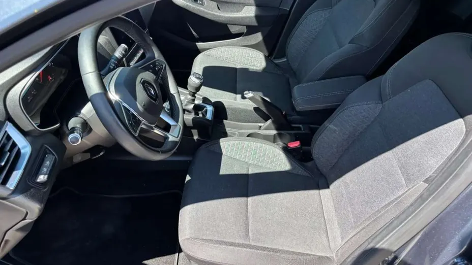 RENAULT Clio -