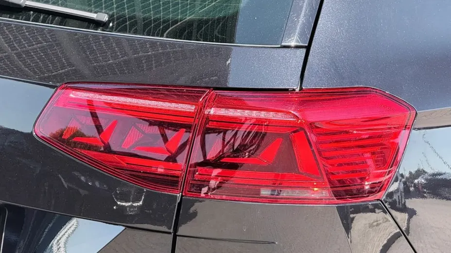 VOLKSWAGEN Passat -