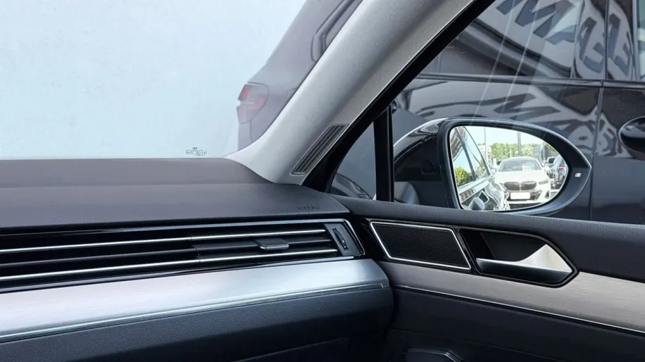 VOLKSWAGEN Passat -