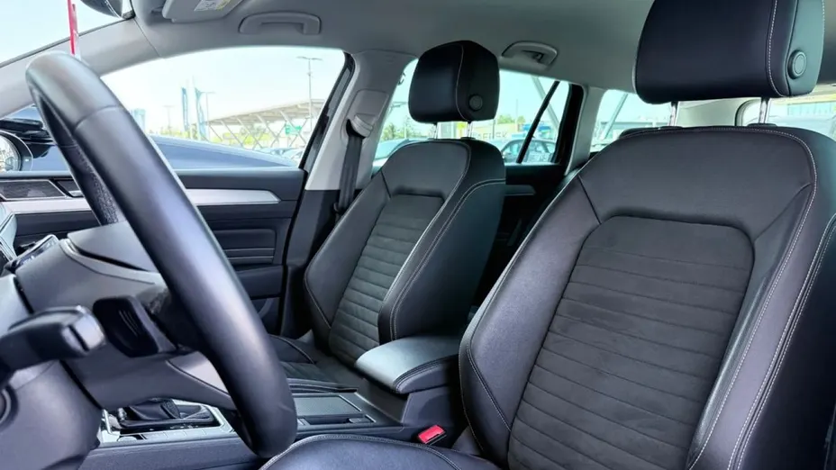 VOLKSWAGEN Passat -