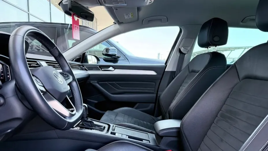 VOLKSWAGEN Passat -