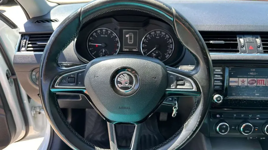 SKODA Octavia -