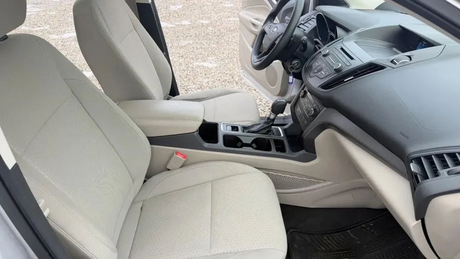 FORD Escape -