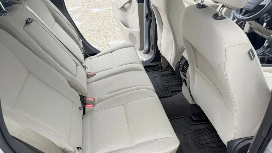 FORD Escape -