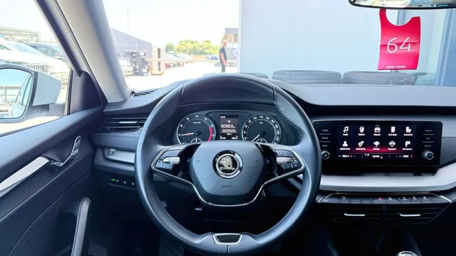 SKODA Octavia -