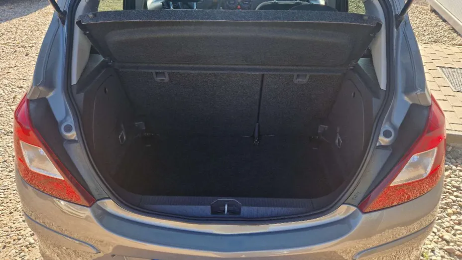 OPEL Corsa -