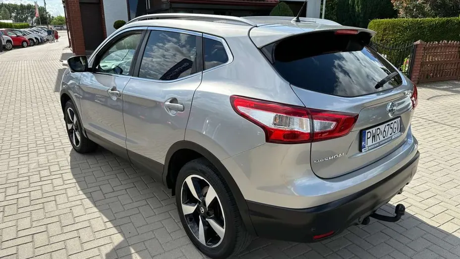 NISSAN Qashqai -