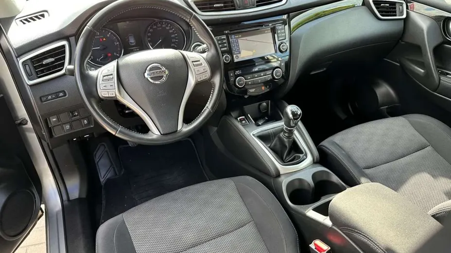 NISSAN Qashqai -