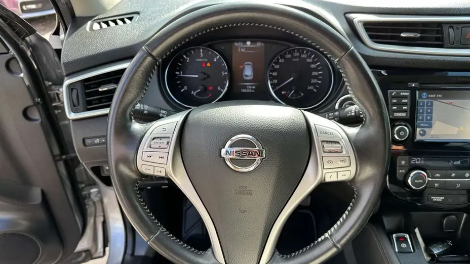 NISSAN Qashqai -